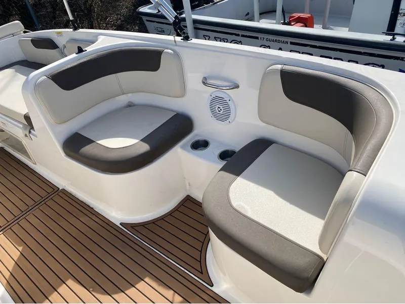 Slide: The Image of Bayliner Element E18 2020 - 9