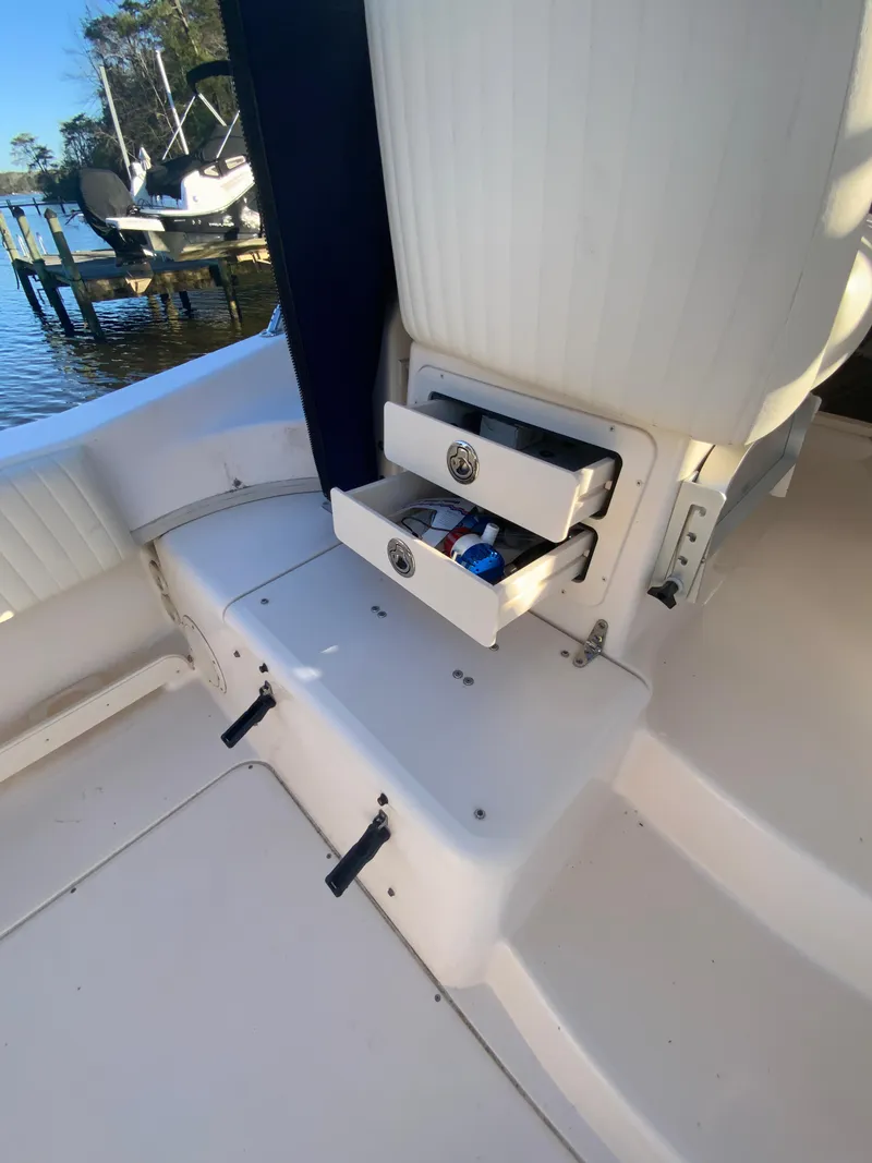 Slide: The Image of Grady-White Chesapeake 290 2009 - 40