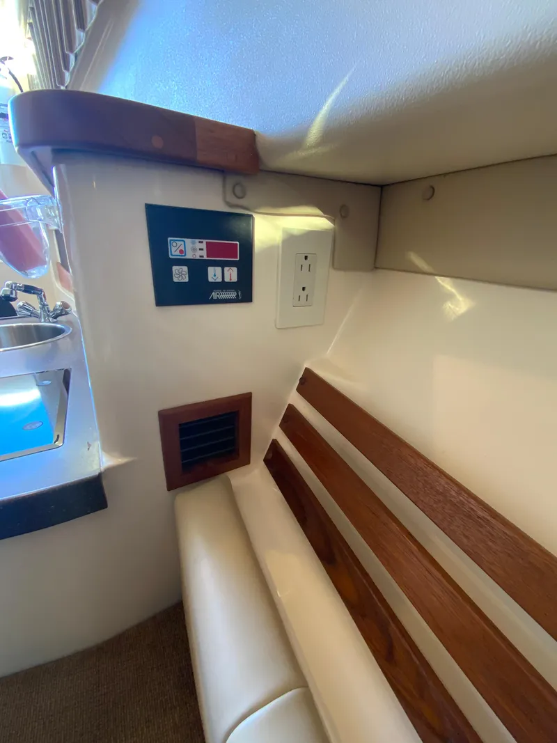 Slide: The Image of Grady-White Chesapeake 290 2009 - 71