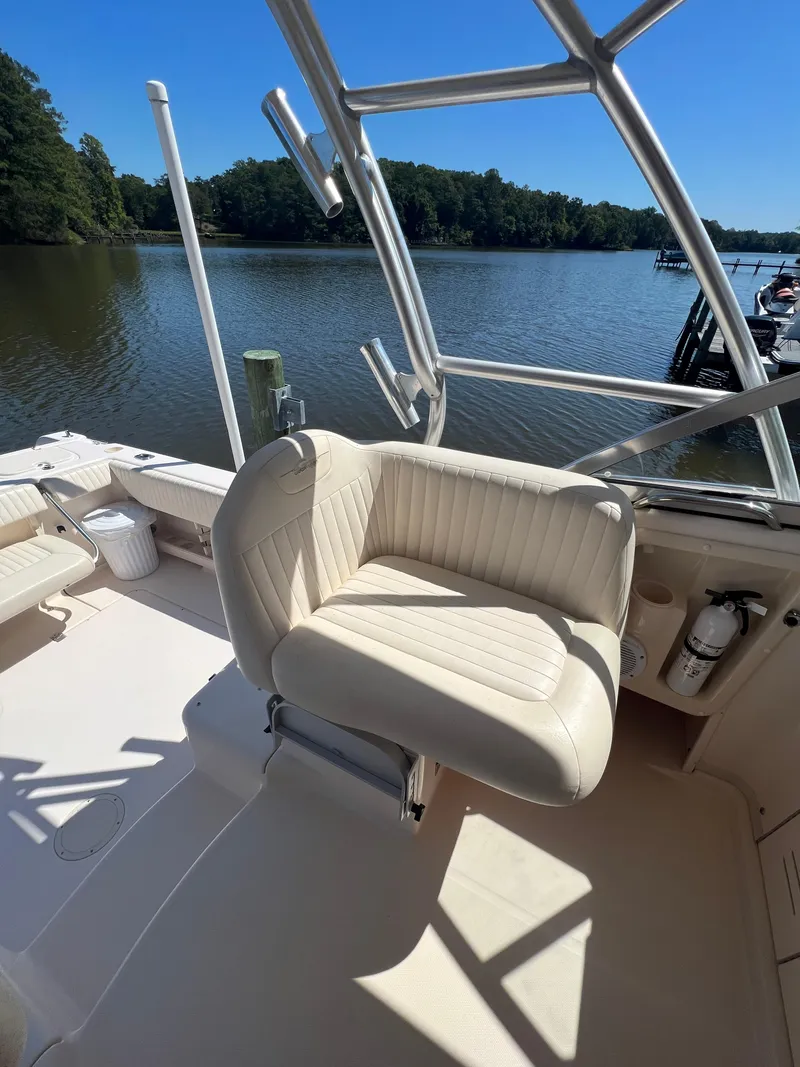 Slide: The Image of Grady White 290 - 86