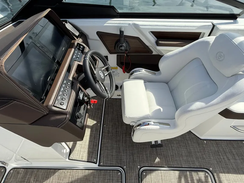 Slide: The Image of Cobalt R6 Surf 2025 - 691