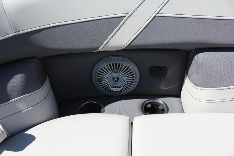 Slide: The Image of Barletta Cabrio 22QC 2025 - 13