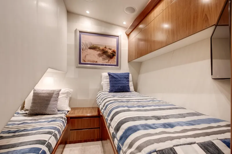 Slide: The Image of Viking 62 On the Edge III - Guest - 13