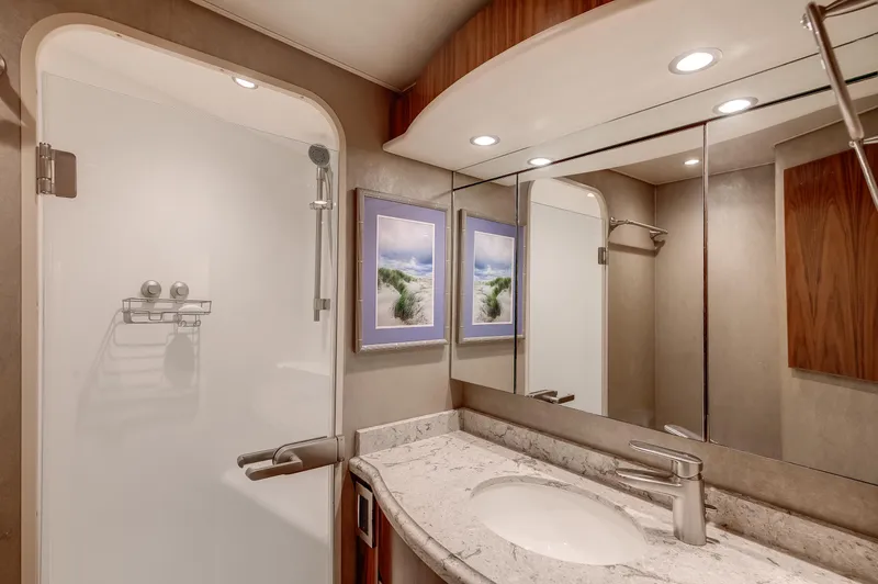 Slide: The Image of Viking 62 On the Edge III - Guest Head - 14