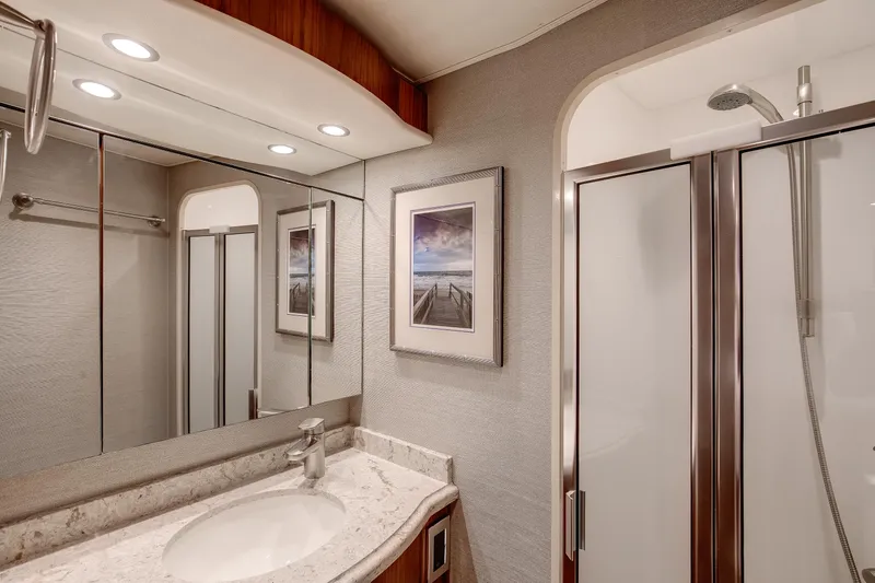 Slide: The Image of Viking 62 On the Edge III - Guest Head - 16