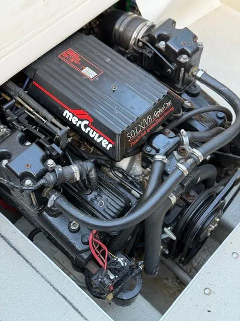 Slide: The Image of 1990 Thompson 240 Fisherman boat engine, MerCruiser 5.0L V8 Alpha One. - 14