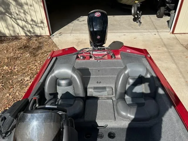 Slide: The Image of 2020 Tracker Pro Team 190 TX Tournament Edition boat with dual seats and motor. - 3