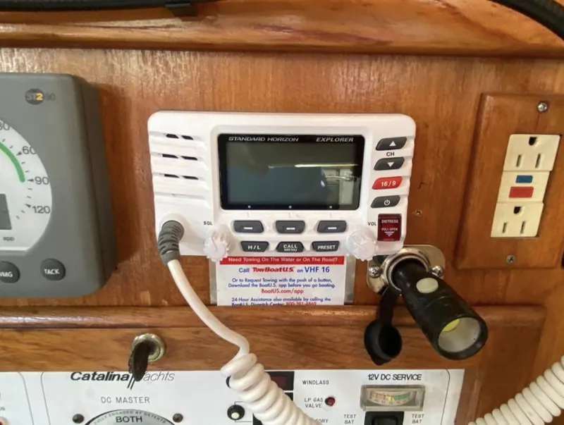 Slide: The Image of VHF radio and control panel on a 1995 Catalina 36 MkII yacht. - 29