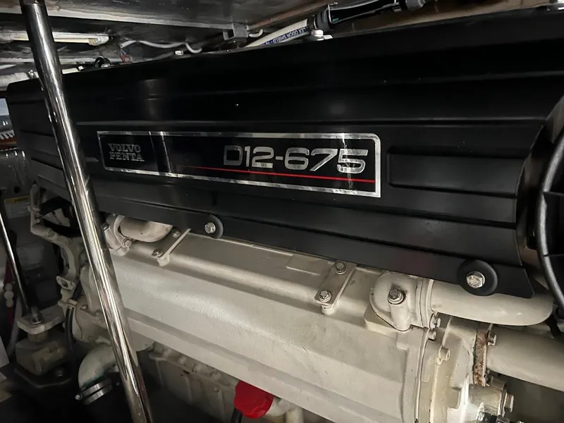 Slide: The Image of Volvo Penta D12-675 engine in 2006 Carver Voyager yacht. - 37