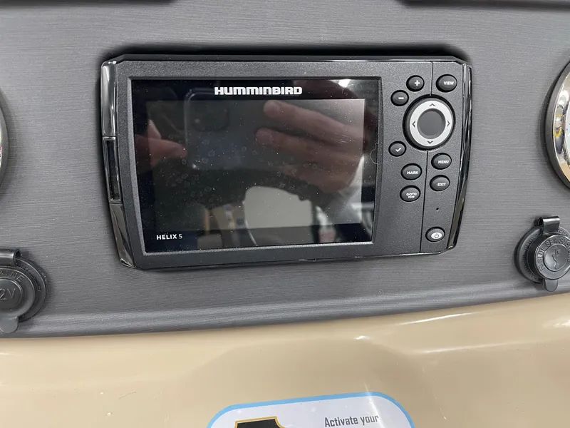 Slide: The Image of Humminbird Helix 5 fish finder on 2025 Bentley Pontoons 200 Fish-N-Cruise dashboard. - 35