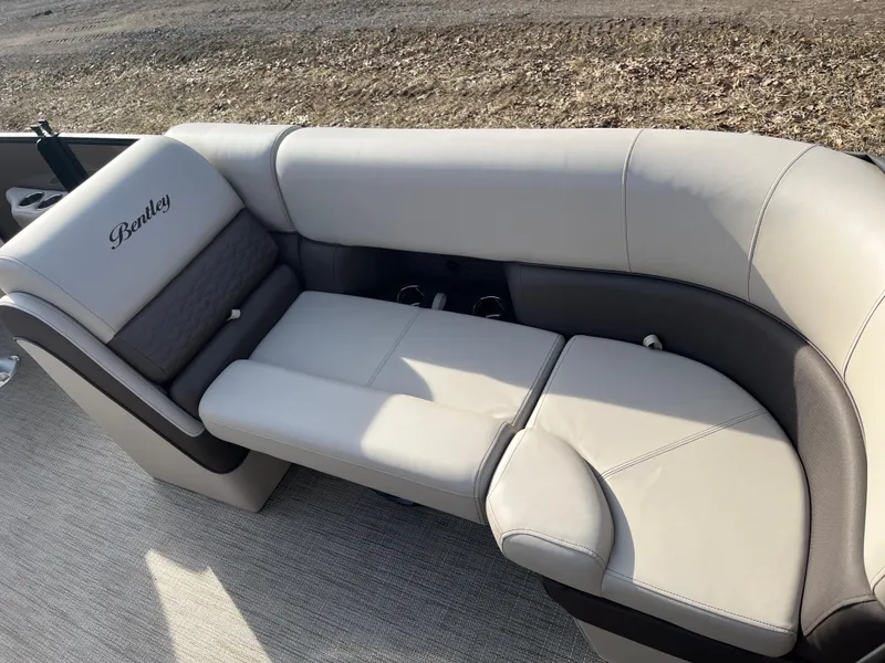 Slide: The Image of 2025 Bentley Pontoons 223 Elite Admiral, luxurious seating with elegant design and premium materials. - 13