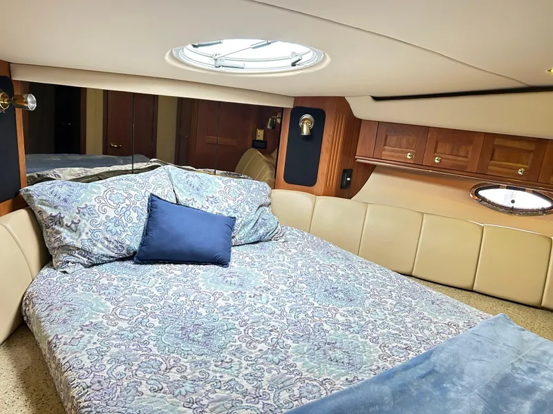 Slide: The Image of Cruisers Yachts 5000 Sedan Sport 2004 - 51