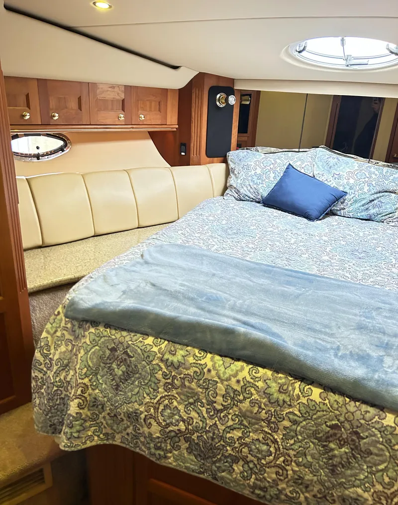 Slide: The Image of Cruisers Yachts 5000 Sedan Sport 2004 - 52