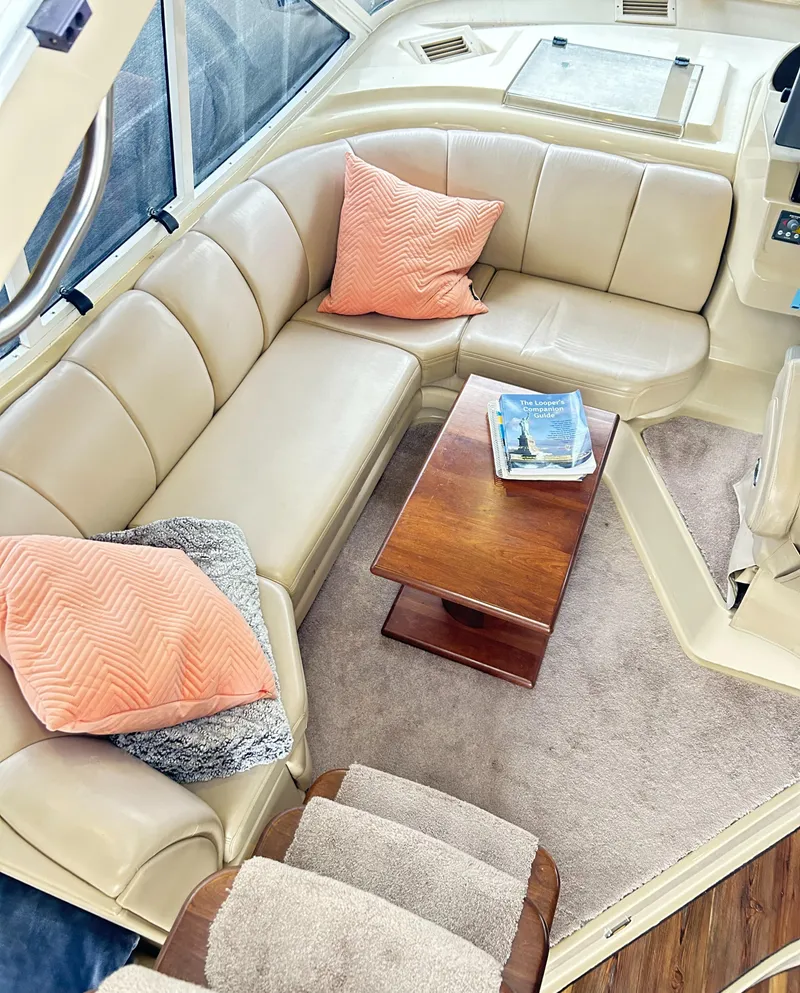 Slide: The Image of Cruisers Yachts 5000 Sedan Sport 2004 - 59