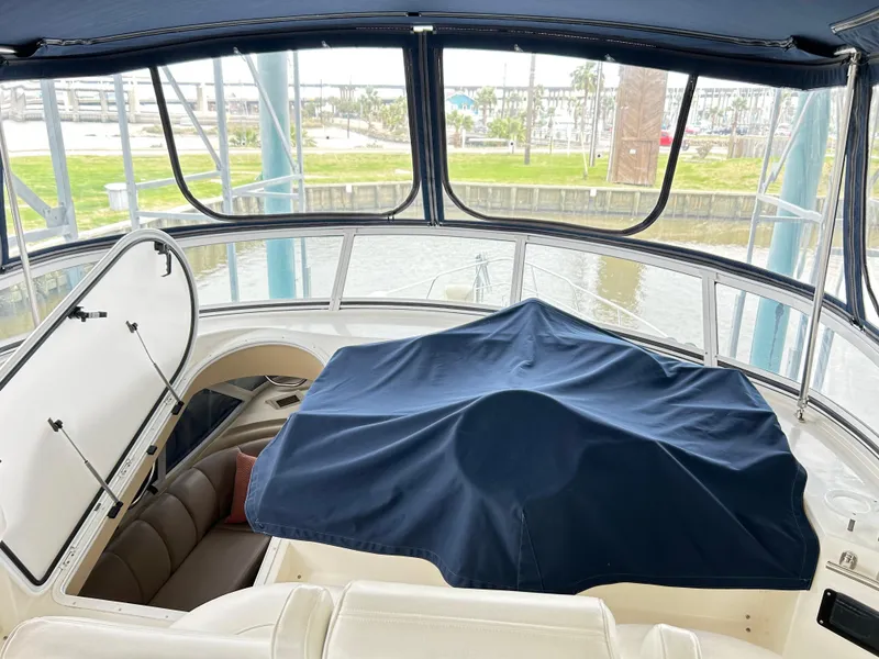 Slide: The Image of Cruisers Yachts 5000 Sedan Sport 2004 - 61