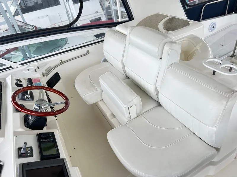 Slide: The Image of Cruisers Yachts 5000 Sedan Sport 2004 - 63