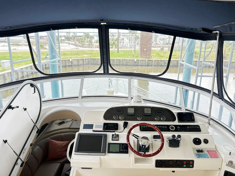 Slide: The Image of Cruisers Yachts 5000 Sedan Sport 2004 - 64