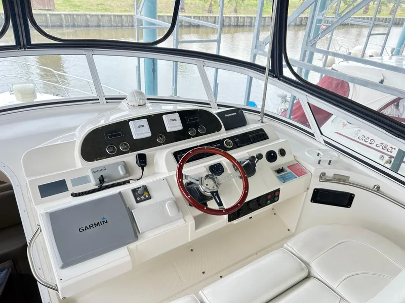 Slide: The Image of Cruisers Yachts 5000 Sedan Sport 2004 - 65