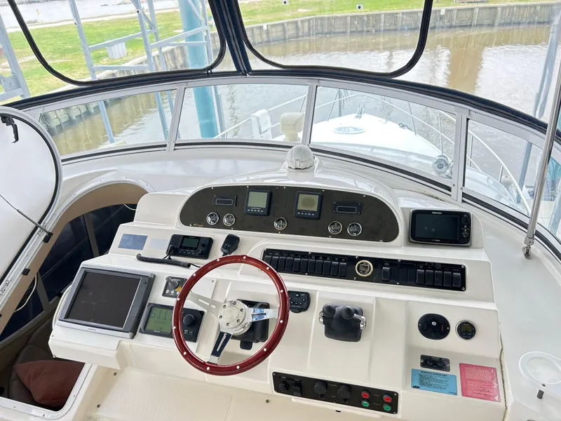 Slide: The Image of Cruisers Yachts 5000 Sedan Sport 2004 - 66