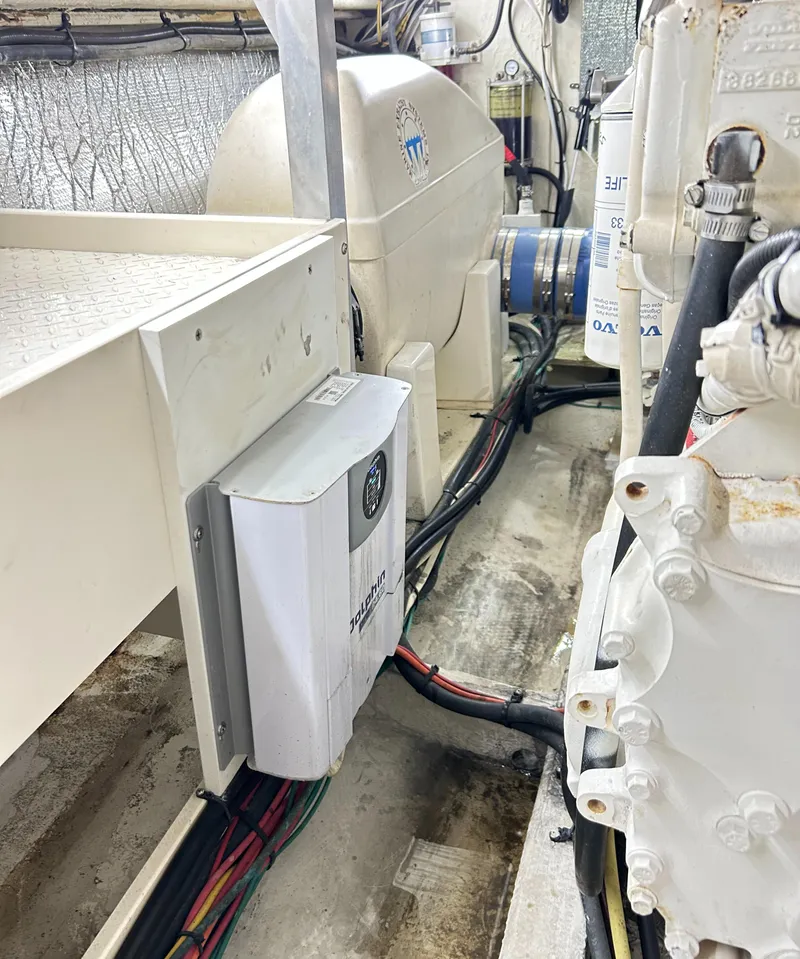 Slide: The Image of Cruisers Yachts 5000 Sedan Sport 2004 - 88