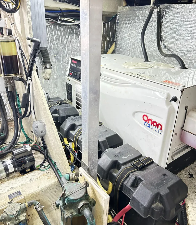 Slide: The Image of Cruisers Yachts 5000 Sedan Sport 2004 - 91