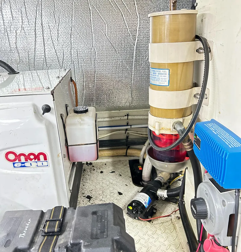 Slide: The Image of Cruisers Yachts 5000 Sedan Sport 2004 - 92