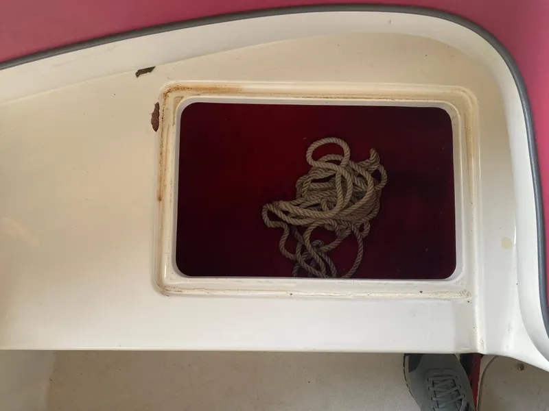 Slide: The Image of Storage compartment with rope in 1995 Wellcraft 196 S Eclipse boat. - 8