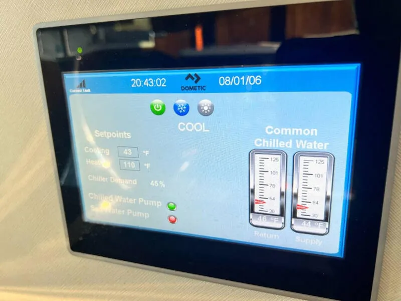 Slide: The Image of Fairline Squadron 68 2020 - 61