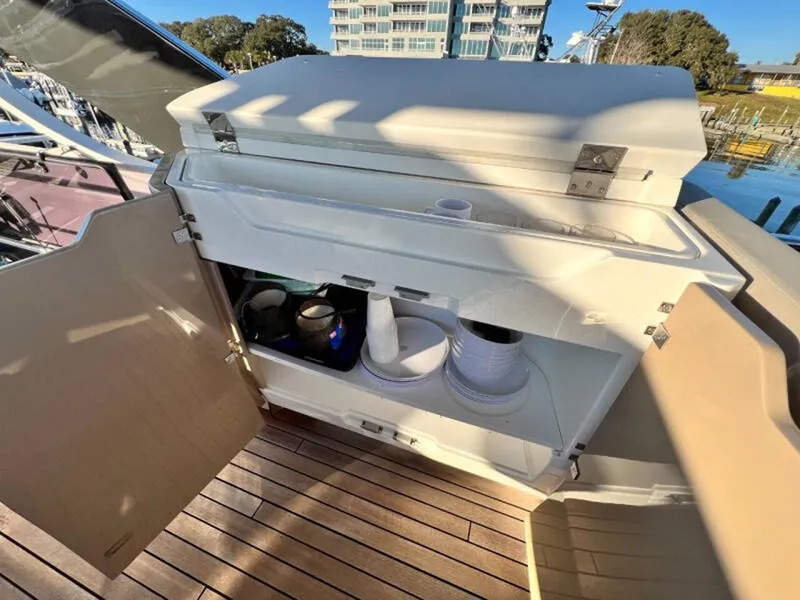 Slide: The Image of Fairline Squadron 68 2020 - 69