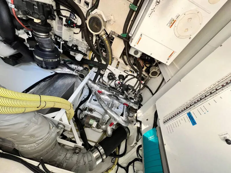 Slide: The Image of Fairline Squadron 68 2020 - 79