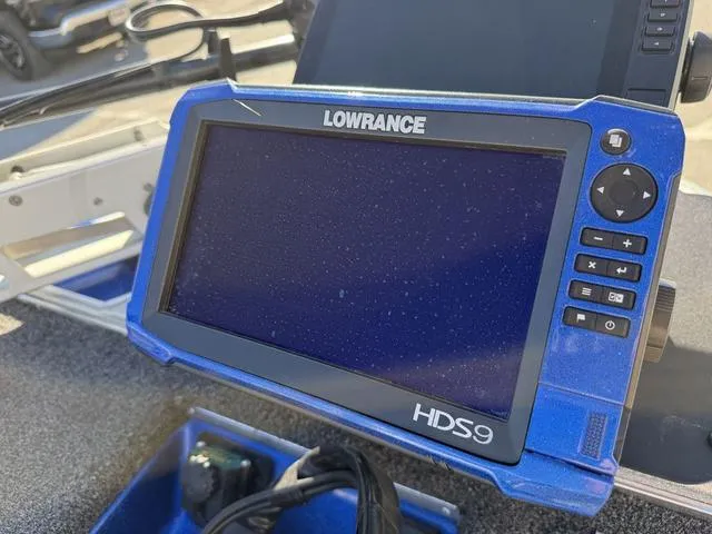 Slide: The Image of Lowrance HDS9 fishfinder on Legend V20 boat, 2015 model, close-up view. - 12