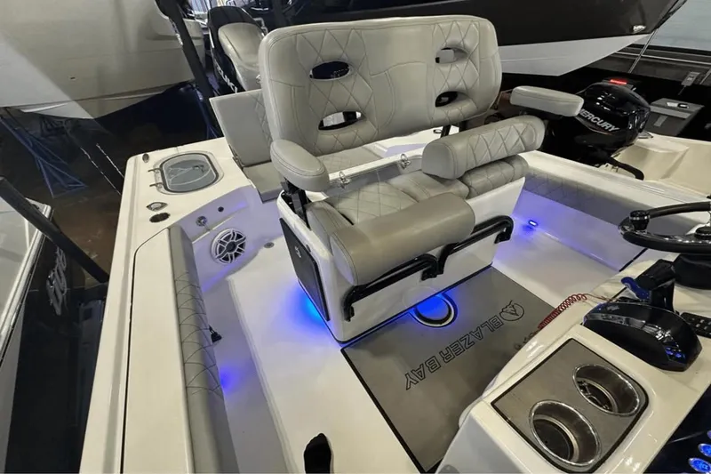 Slide: The Image of Blazer 2700 BAY 2023 - 10