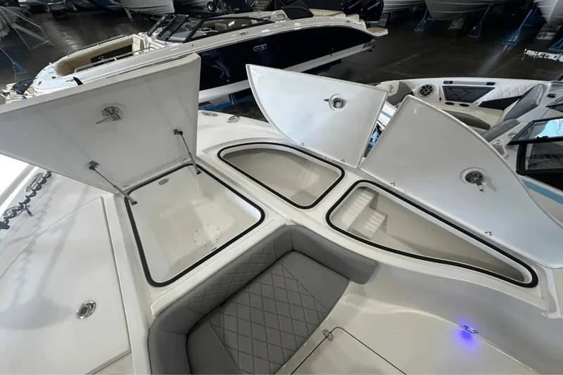 Slide: The Image of Blazer 2700 BAY 2023 - 11