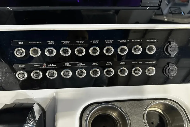 Slide: The Image of Blazer 2700 BAY 2023 - 15