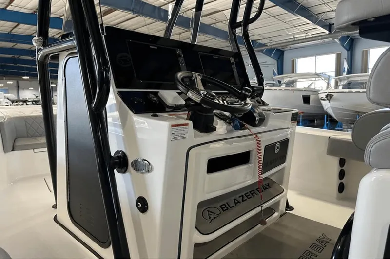 Slide: The Image of Blazer 2700 BAY 2023 - 4