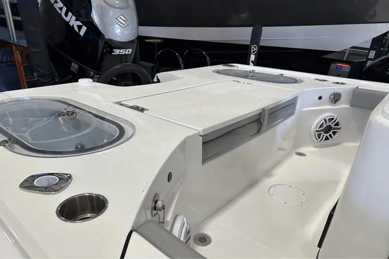 Slide: The Image of Blazer 2700 BAY 2023 - 6