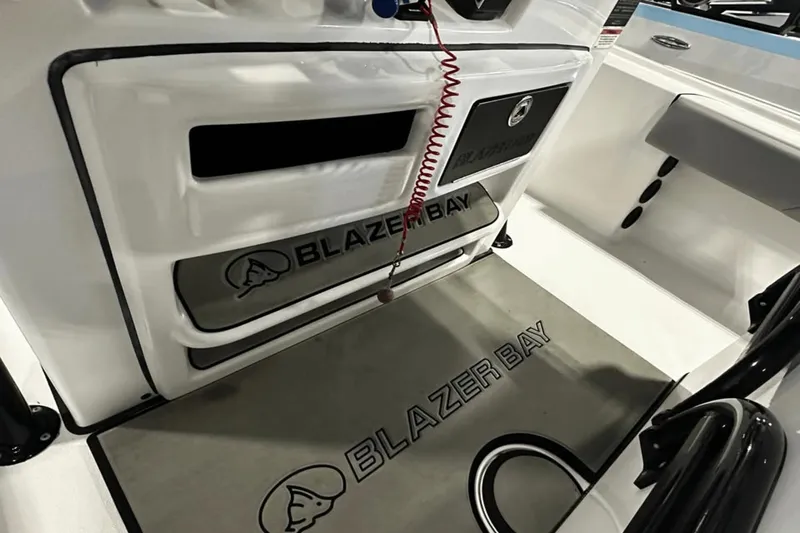 Slide: The Image of Blazer 2700 BAY 2023 - 7