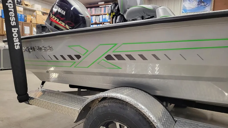 Slide: The Image of 2023 Xpress H18C Crappie boat with Yamaha Vmax 115 SHO engine, in stock. - 8