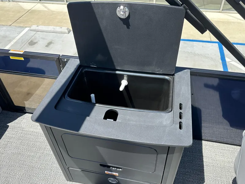 Slide: The Image of Barletta Aria Four-Point Fish A22F w/ 150HP Mercury! 2025 - 5