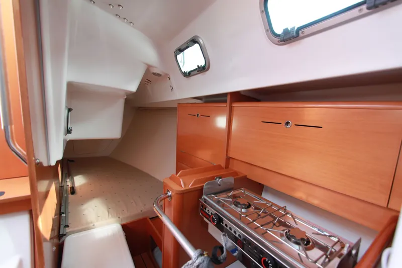 Slide: The Image of galley & aft qtr berth - 6