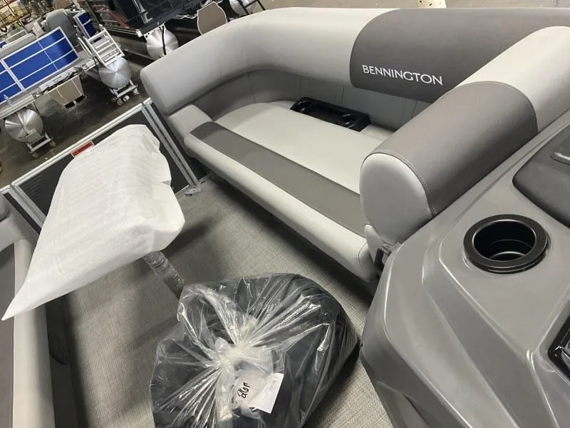 Slide: The Image of Bennington 20 SVSR Elliptical Toon Package 2025 - 5