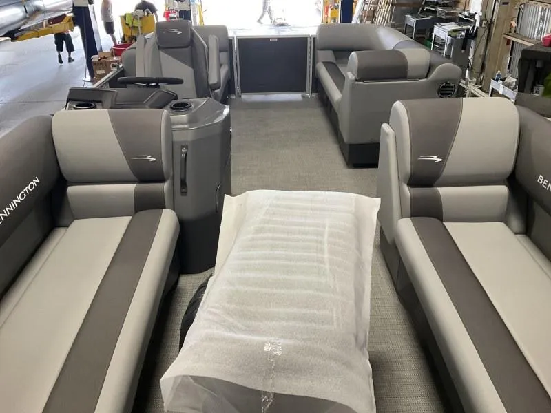 Slide: The Image of Bennington 20 SVSR Elliptical Toon Package 2025 - 6