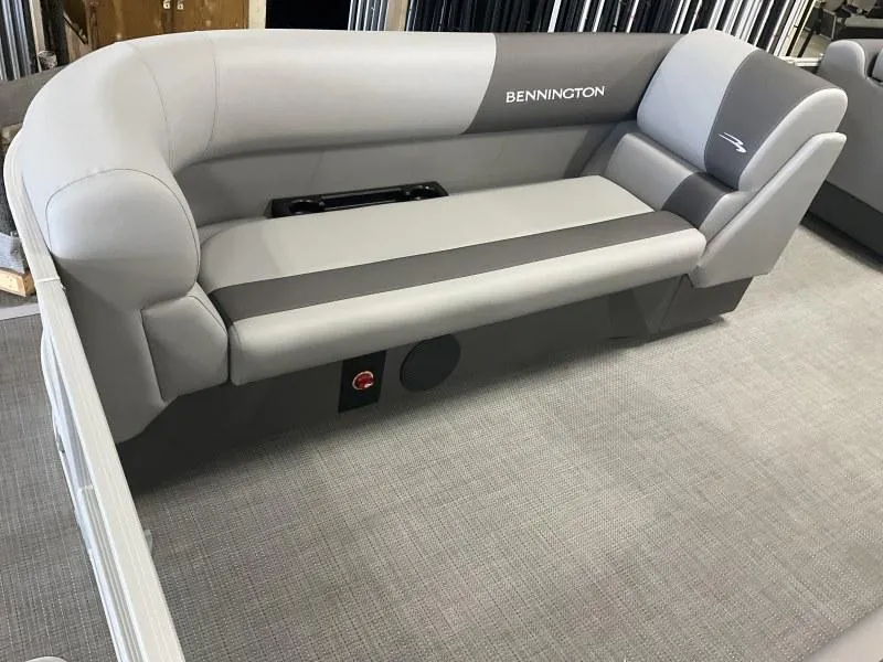 Slide: The Image of Bennington 20 SVSR Elliptical Toon Package 2025 - 9