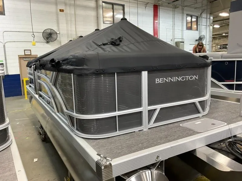 Slide: The Image of Bennington 20 SVL 2025 - 12