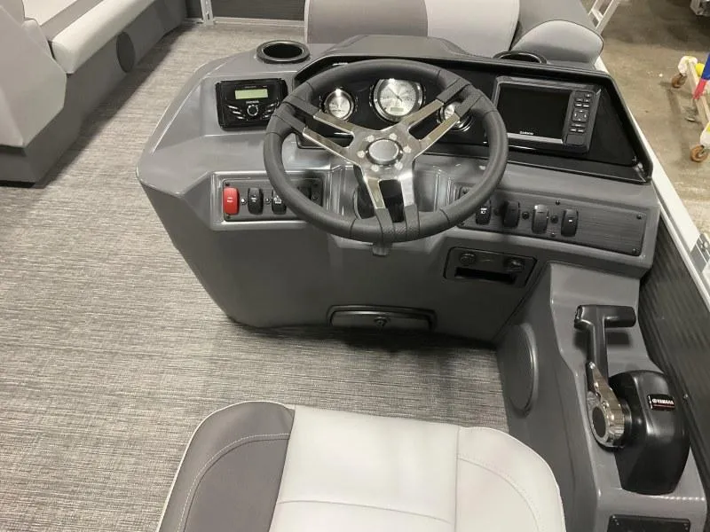 Slide: The Image of Bennington 20 SVL 2025 - 4