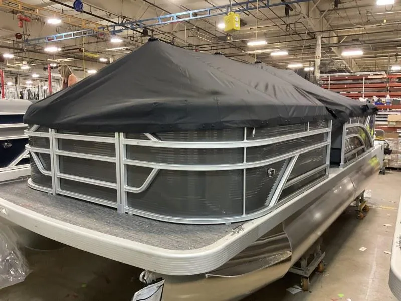 Slide: The Image of Bennington 20 SVL 2025 - 8