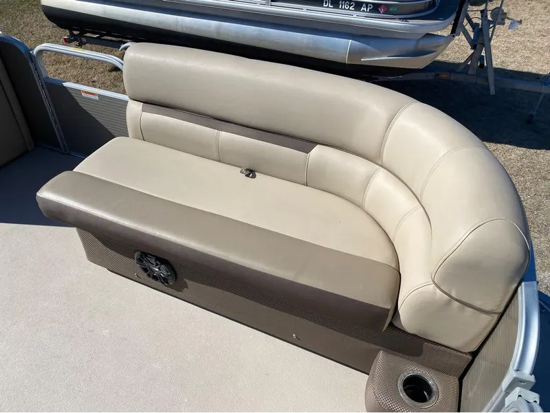 Slide: The Image of Sweetwater SW 2086 C 2020 - 9