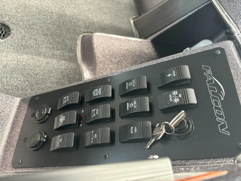 Slide: The Image of Falcon F215 2024 - 10