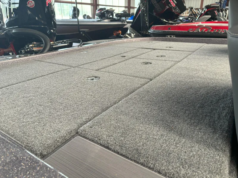 Slide: The Image of Falcon F215 2024 - 11