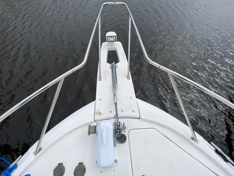 Slide: The Image of Bayliner 3988 Motoryacht 2001 - 52